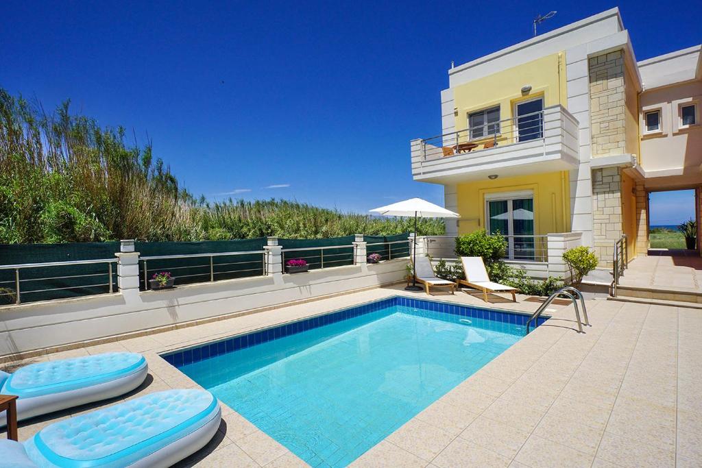 Bazén v ubytování Geas House Thalassa nebo v jeho okolí