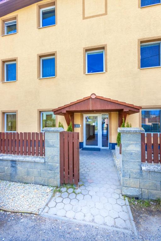 Budova, kde se ubytování v soukromí nachází