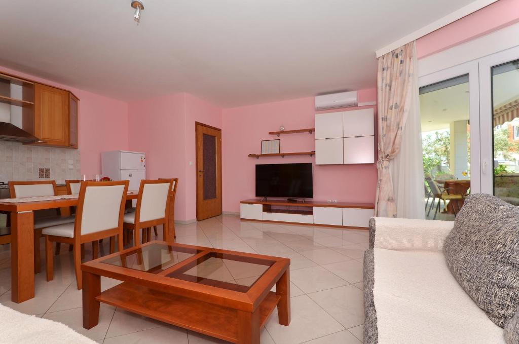 Kuchyň nebo kuchyňský kout v ubytování Apartments Tomislav