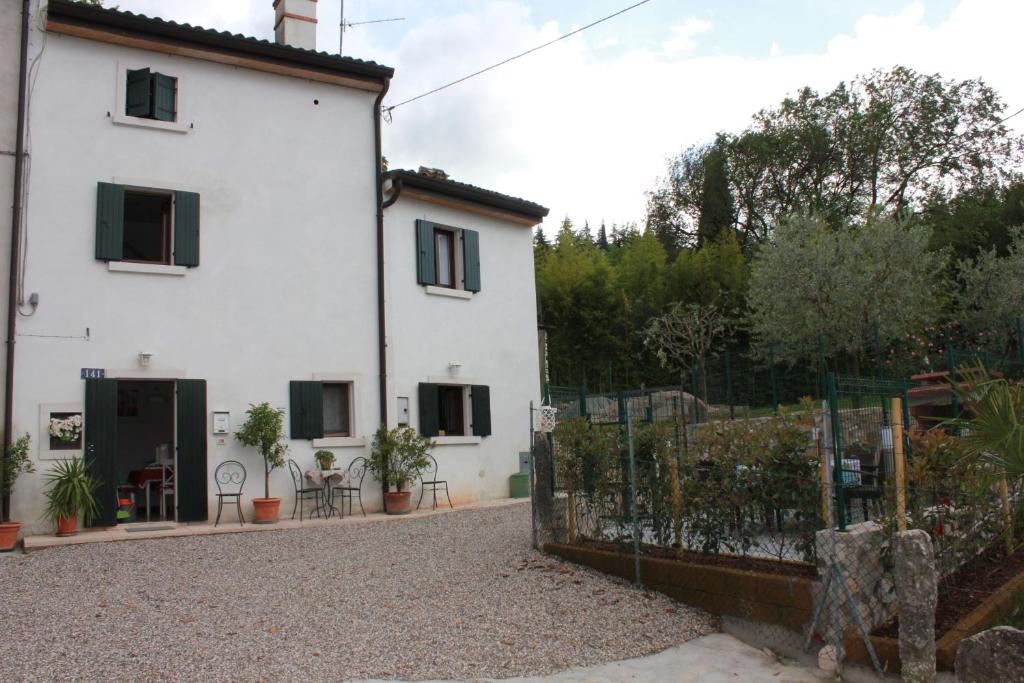 Zdjęcie z galerii obiektu Casa vacanze Corte dei dami w mieście Caprino Veronese