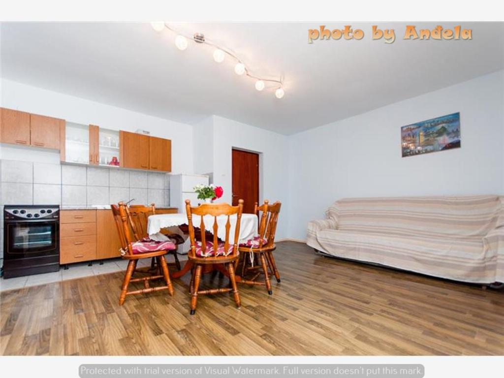 Kuchyňa alebo kuchynka v ubytovaní Apartmani Anđela