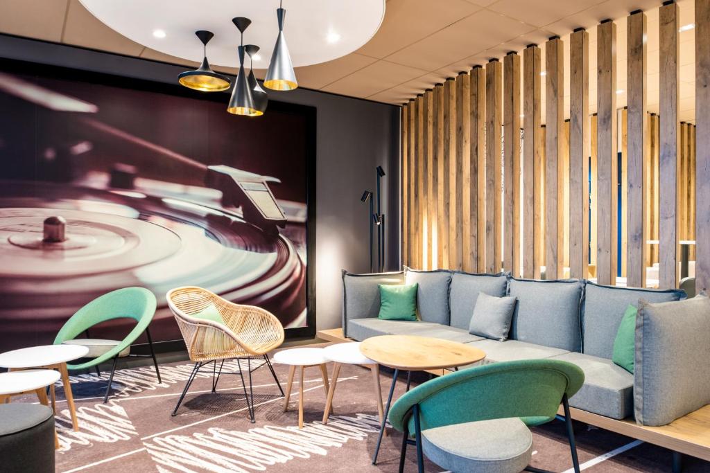 Posezení v ubytování ibis Gonesse Le Bourget