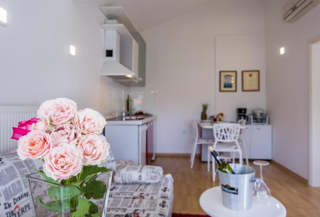 Kuchyň nebo kuchyňský kout v ubytování Molnar Resort Apartment Ljiljana