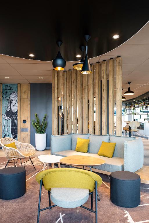 Posezení v ubytování ibis budget Gonesse Le Bourget