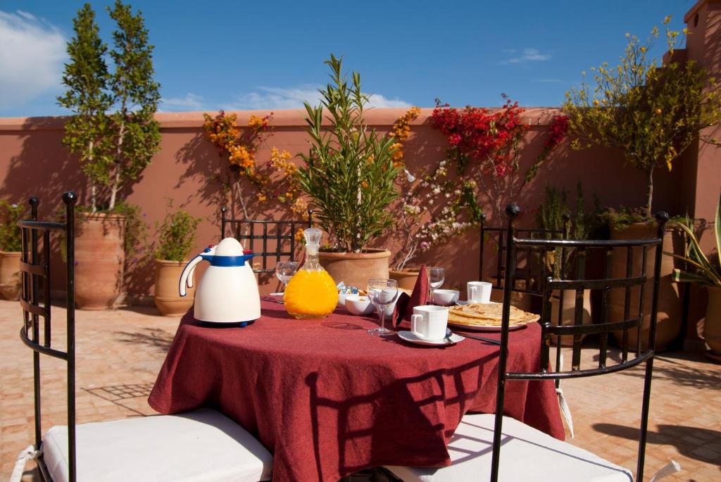 Nápoje v ubytování Riad Dar Foundouk and Spa
