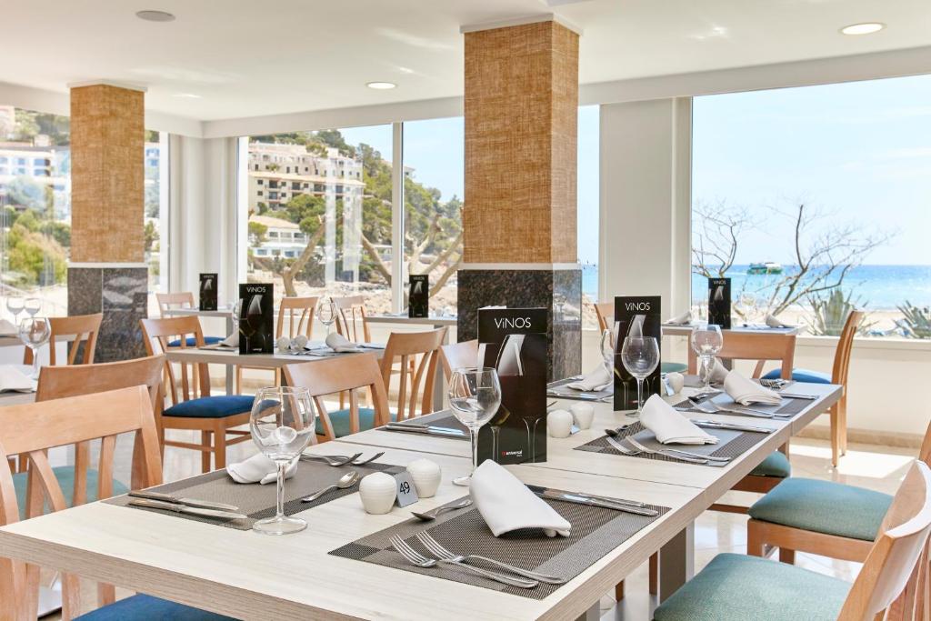 Restaurace v ubytování Universal Hotel Castell Royal
