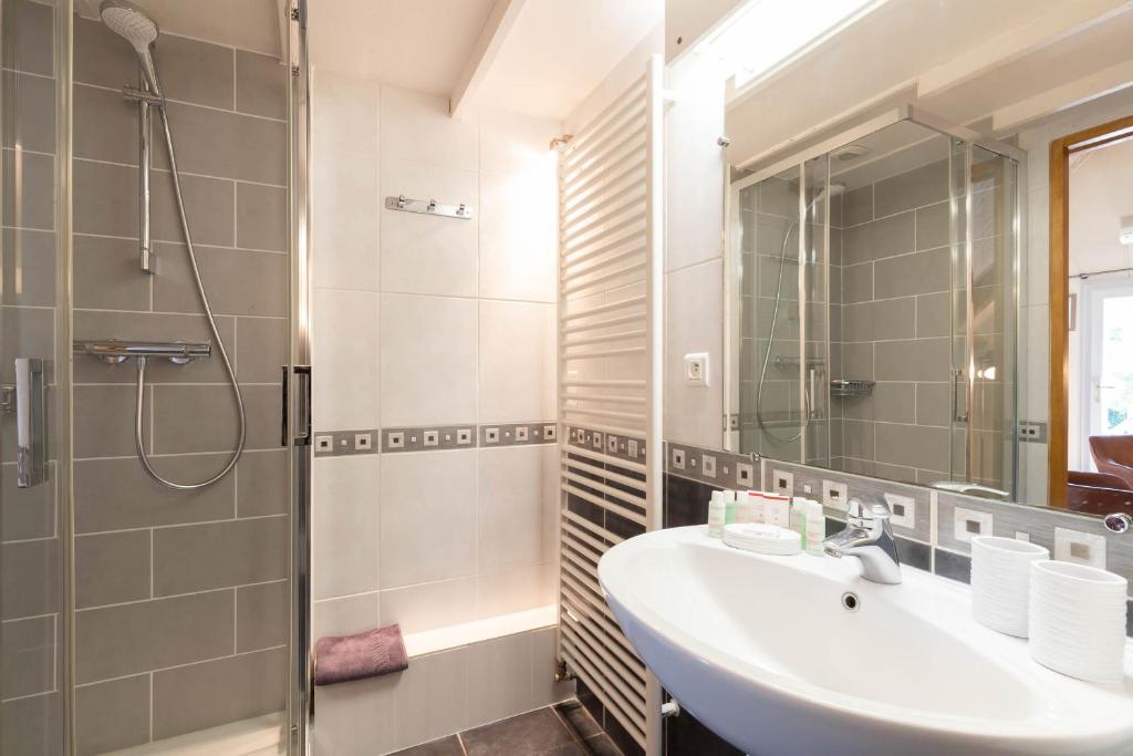 Koupelna v ubytování B&B L'Orée du Bois Bourgogne - Adults Only
