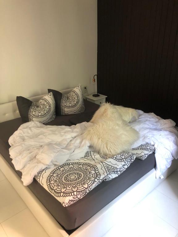 Postel nebo postele na pokoji v ubytování Designpension Traumschloss Hotel Garni