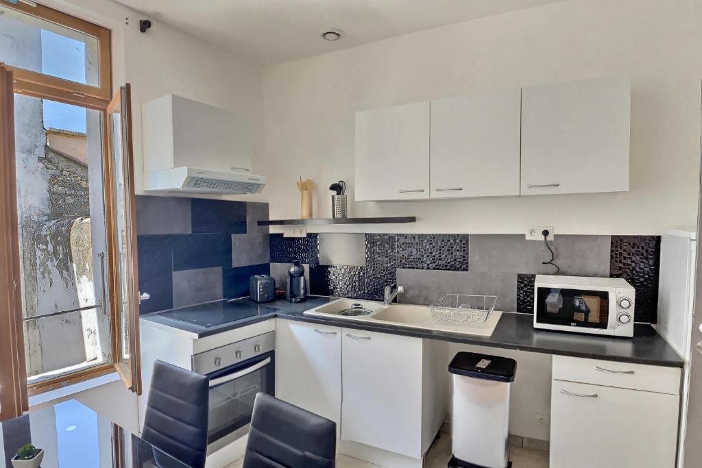 Des appartements au calme dans un immeuble historique - Two-Bedroom Apartment
