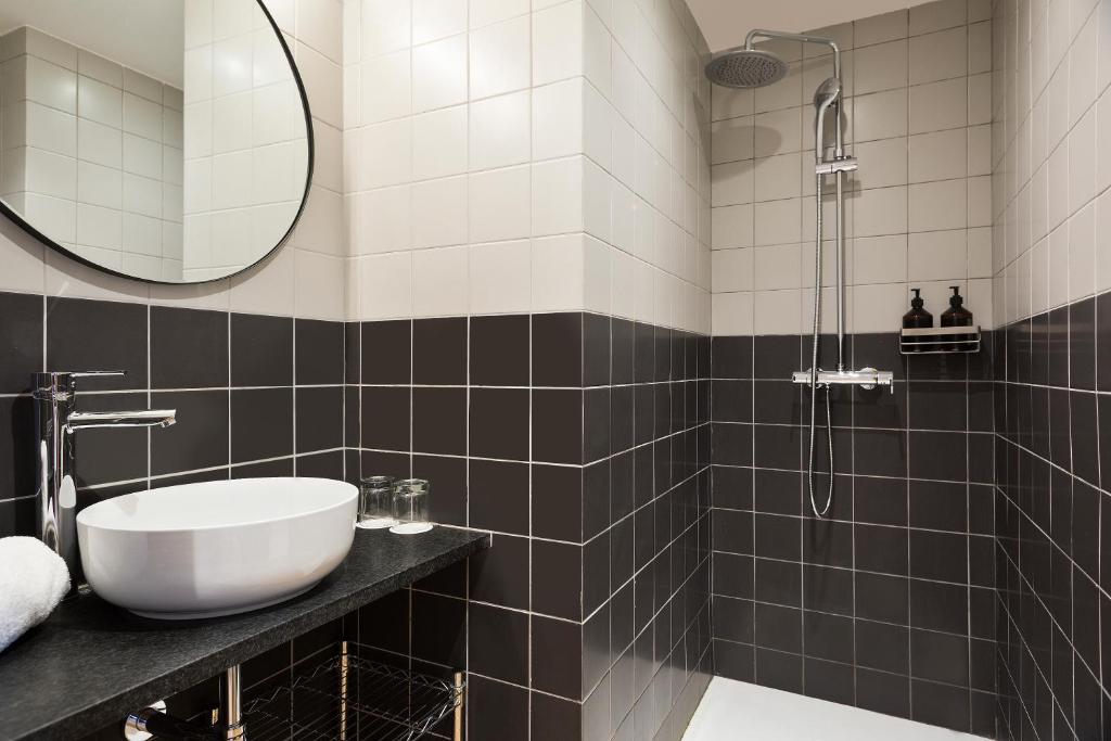 Hotel Brick Barcelona - Resim 30