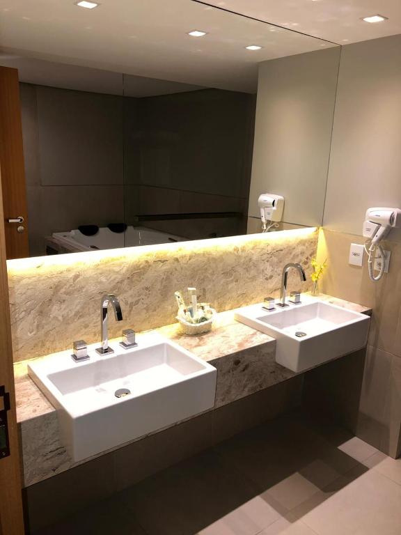  Dubai Suites