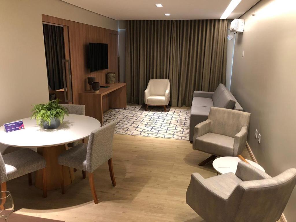  Dubai Suites