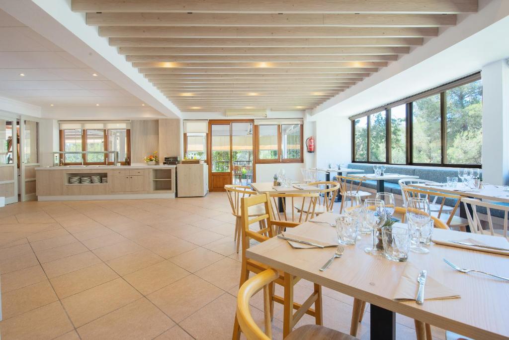 Ресторан / где поесть в Hotel Playa Mondrago