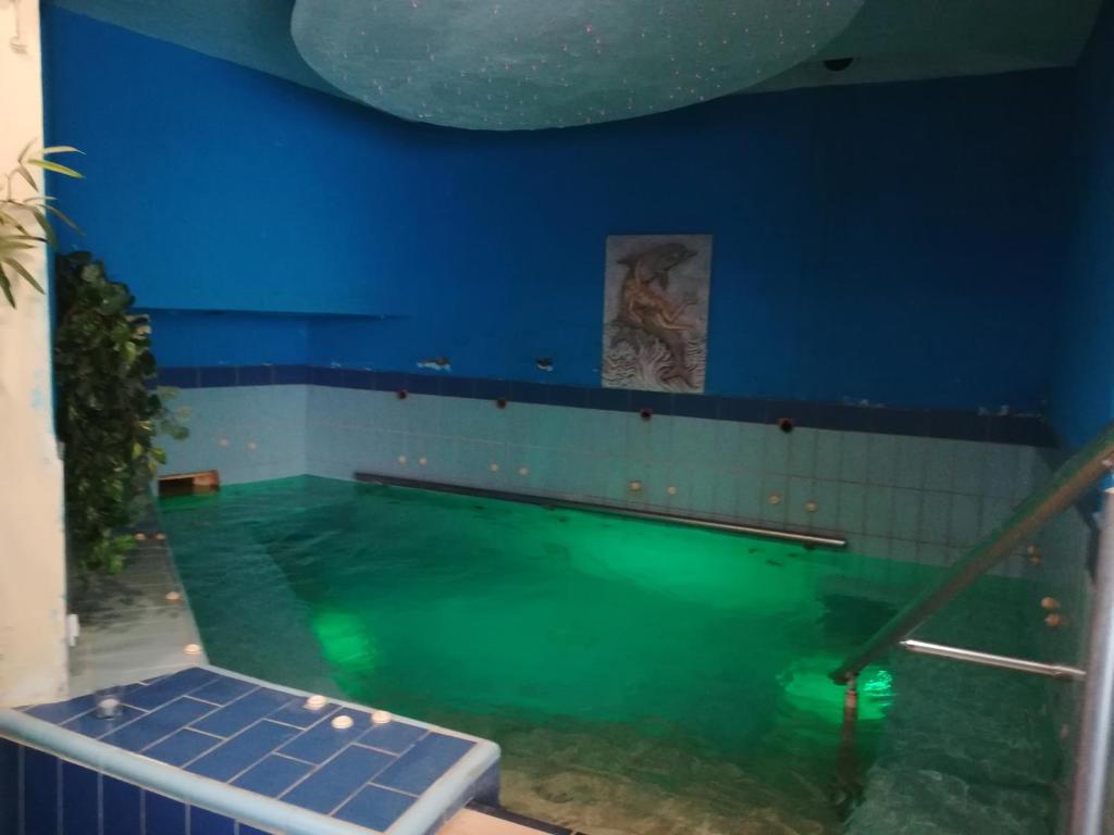 Bazén v ubytovaní Skourtaniotis spa rooms alebo v jeho blízkosti