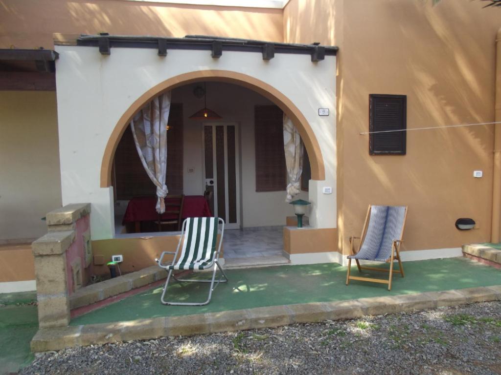 Patio lub wspólna przestrzeń na świeżym powietrzu w obiekcie L'Oasi di Recale