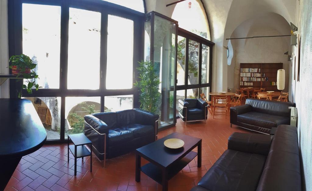 Posezení v ubytování Ospitalia del Mare Hostel