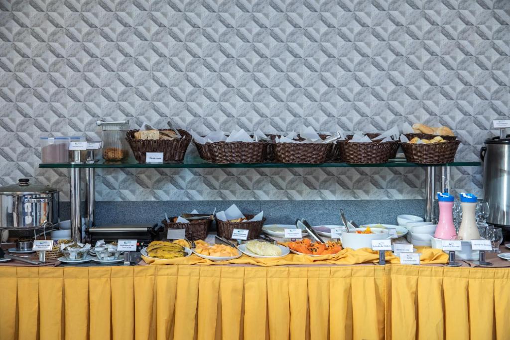 Comida no hotel ou em algum lugar perto