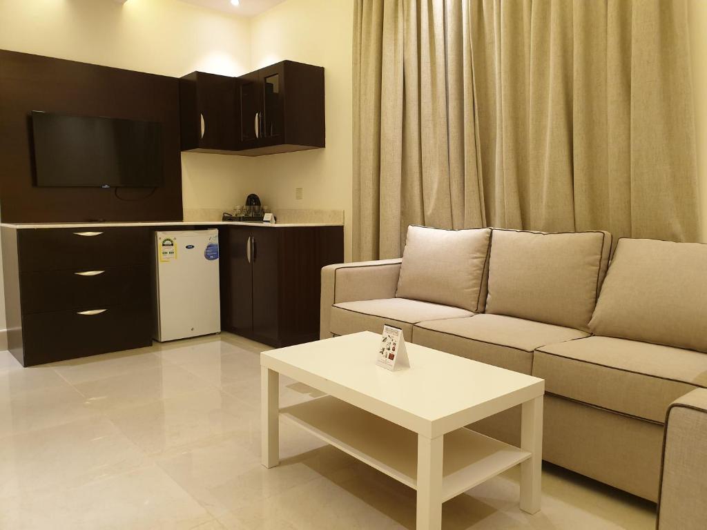 Lamar Al Bawadi Hotel - Deluxe Apartment