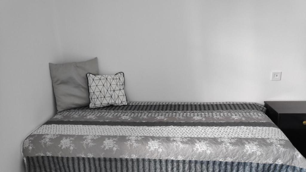 A bed or beds in a room at Arellis