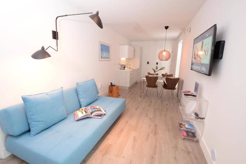 TV a/nebo společenská místnost v ubytování 6080 Design Hotel by Eskape Collection