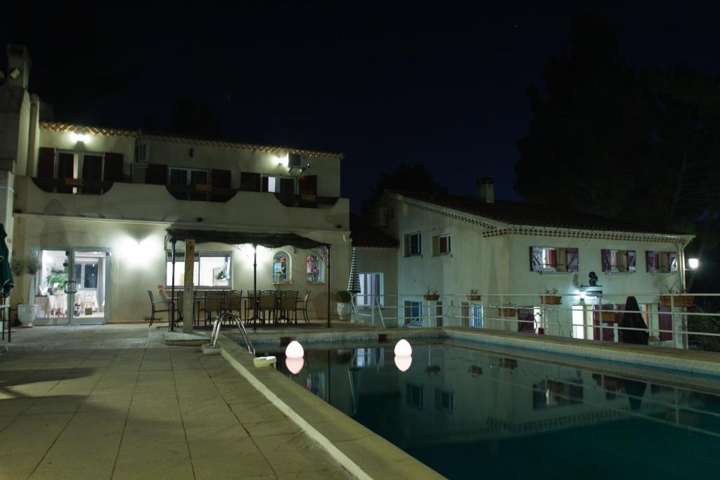 Hôtel Le Mas des Ecureuils - Resim 45