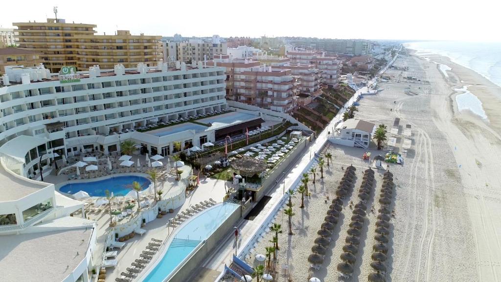 Bazén v ubytování ON Hotels Oceanfront Adults Designed nebo v jeho okolí