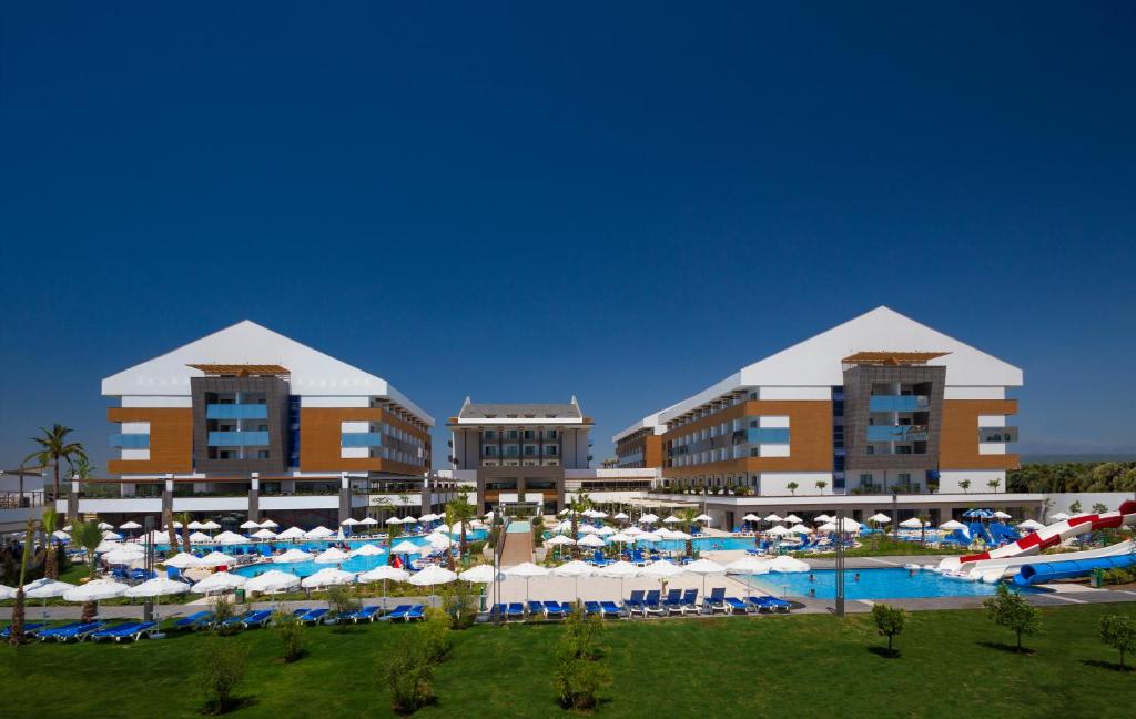 Bazén v ubytování Terrace Elite Resort Ultra All Inclusive nebo v jeho okolí