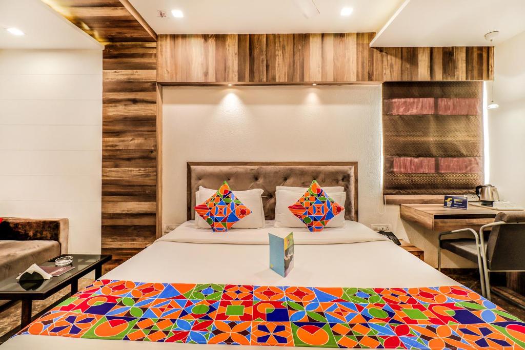 Postel nebo postele na pokoji v ubytování Hotel Summit