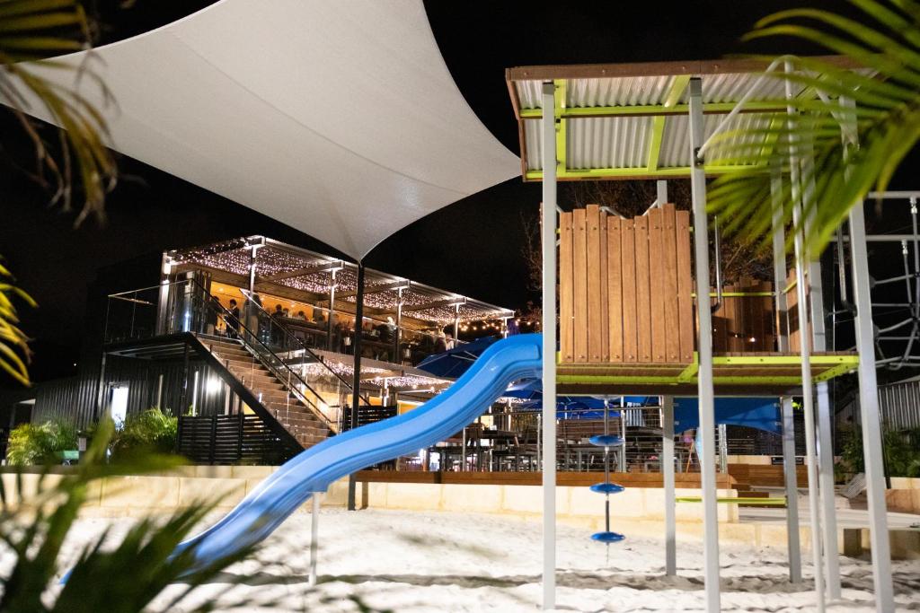 Bazén v ubytování Karrinyup Waters Resort nebo v jeho okolí
