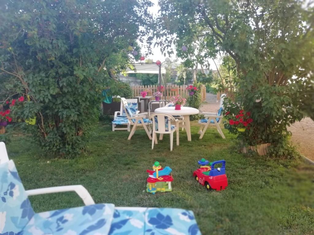 Zahrada ubytování Boleta A 5 minutos de León, casa con jardín