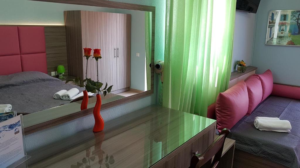 Posezení v ubytování Hotel White Rose Beach