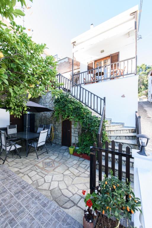 Balkón nebo terasa v ubytování Eleni Studios Neo Klima Skopelos