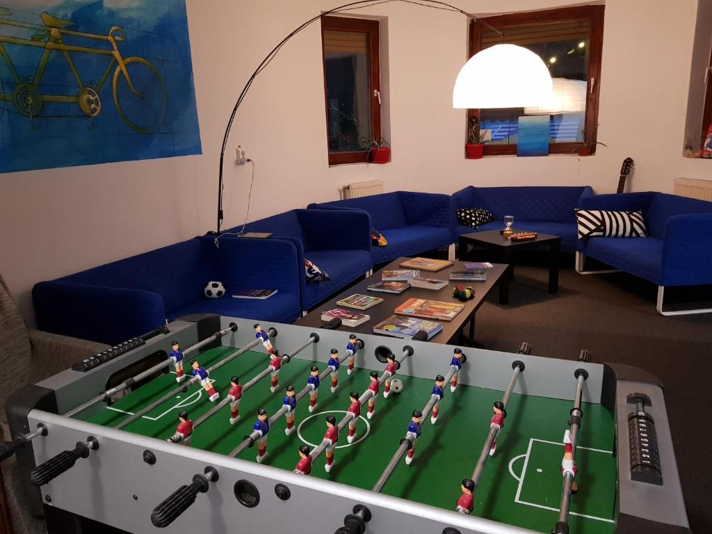 Herní místnost v ubytování Popcorn Hostel