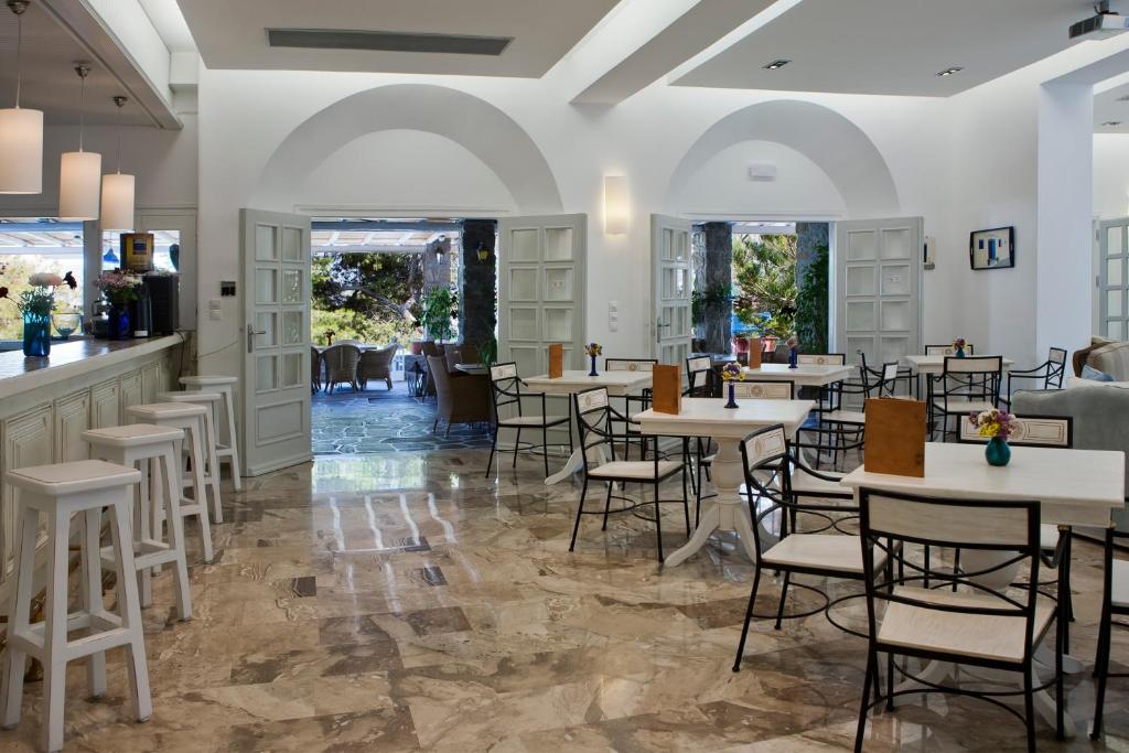 Restaurace v ubytování Kamari Hotel