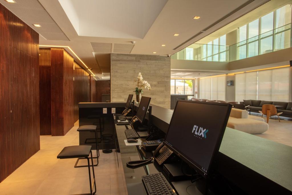  Flix Hotel