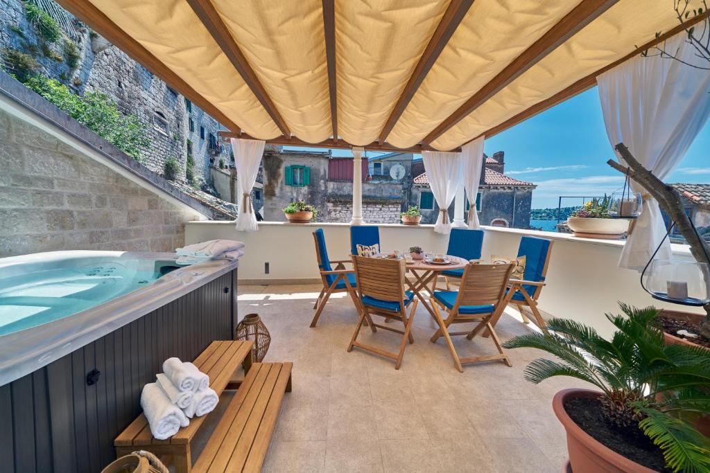 Villa Pergola - Deluxe Apartment With Terrace