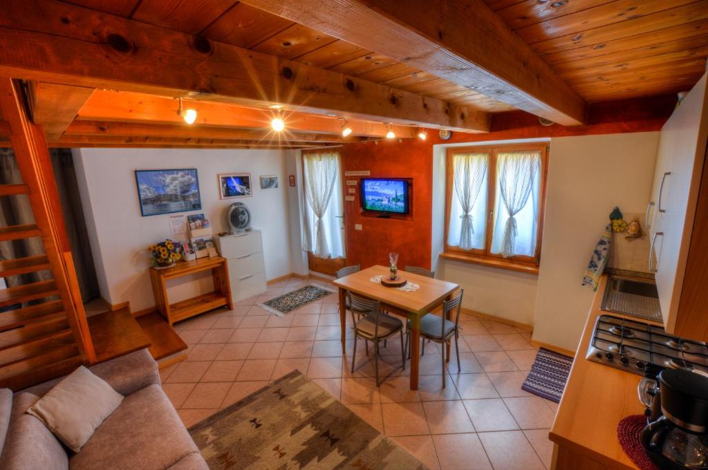 A television and/or entertainment centre at Casetta alla Corte