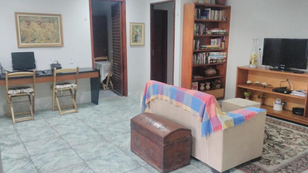 TV a/nebo společenská místnost v ubytování Hostel Aldeia Inn