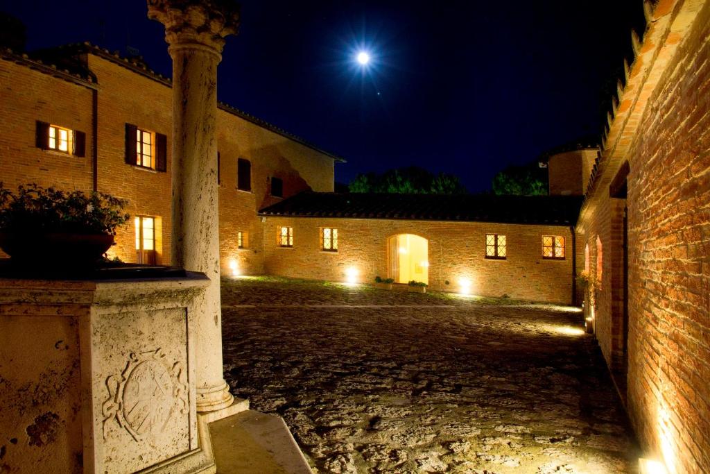 Zdjęcie z galerii obiektu Castello di Leonina Relais - Adults Only w Sienie