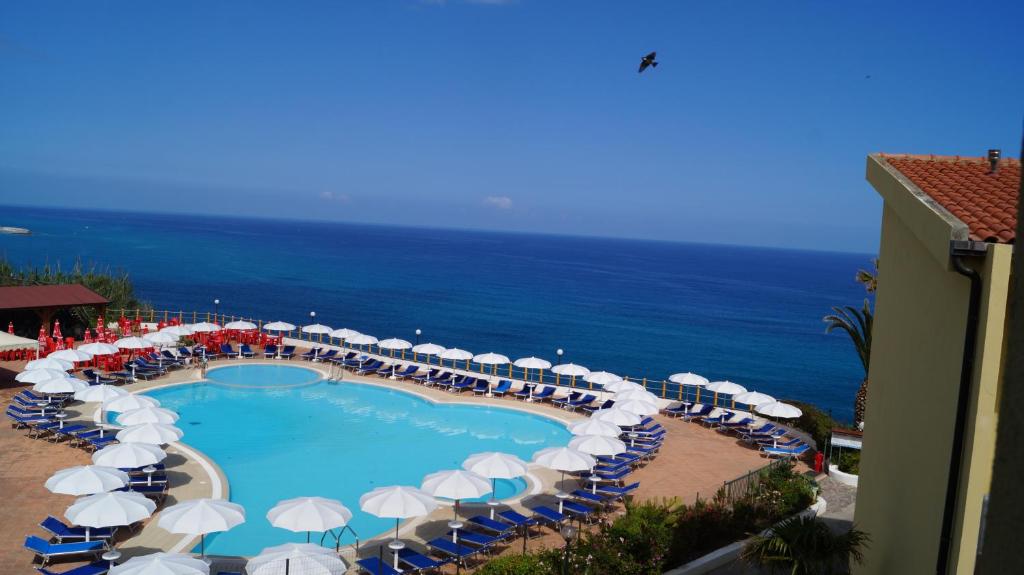 Bazén v ubytování Il Poggio Di Tropea nebo v jeho okolí