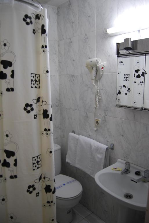Hostal La Perla Asturiana, Madrid – Updated 2023 Prices