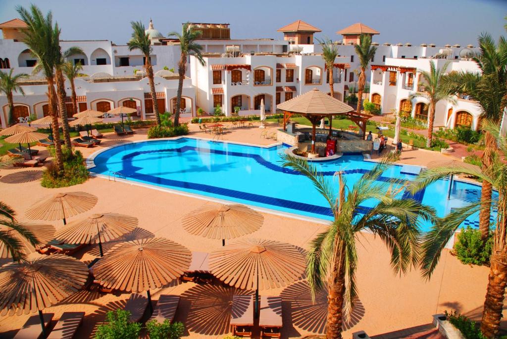 Bazén v ubytování Coral Hills Resort Sharm El-Sheikh nebo v jeho okolí