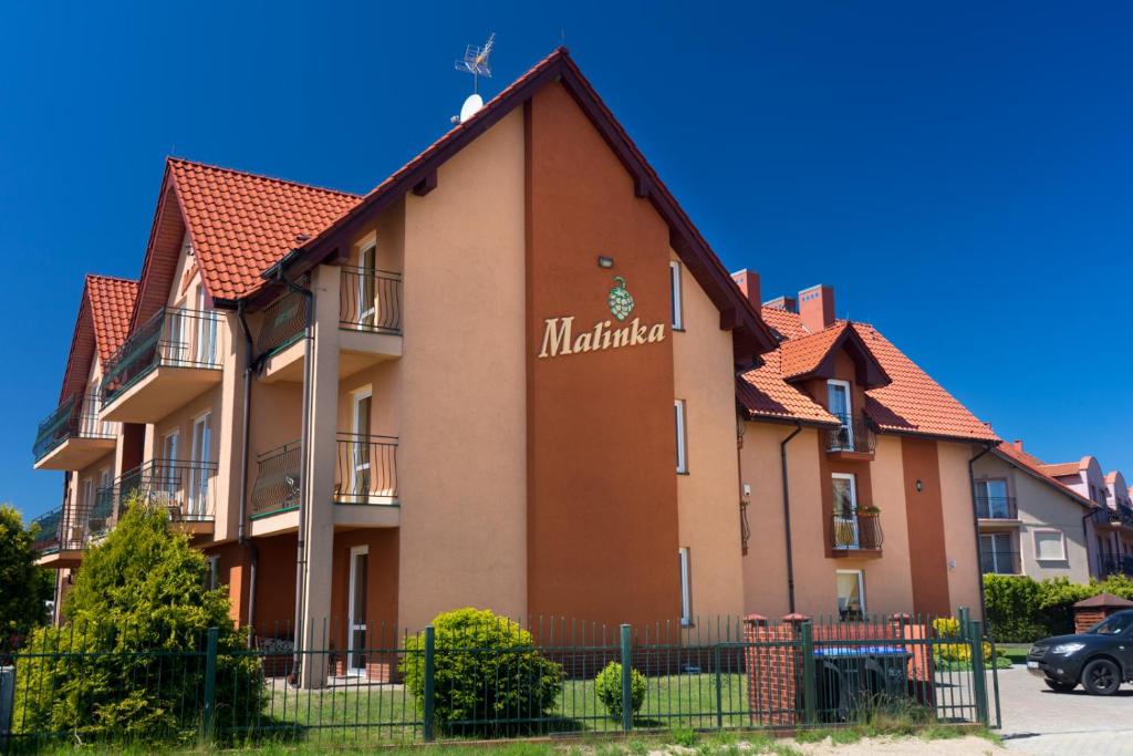 Budova, kde se prázdninový areál nachází