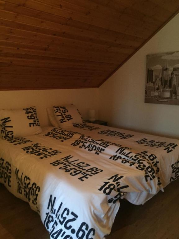 Ένα ή περισσότερα κρεβάτια σε δωμάτιο στο Anexet
