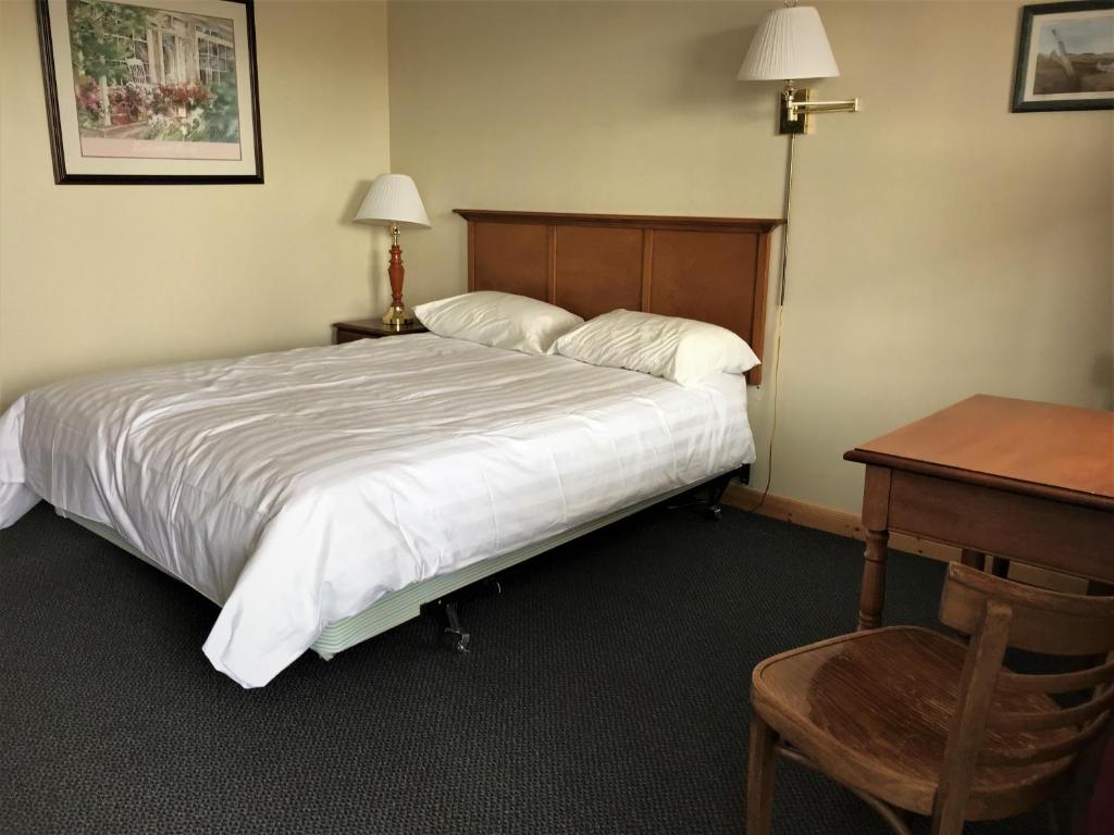 Hopewell Rocks Motel & Country Inn - Chambre Reine