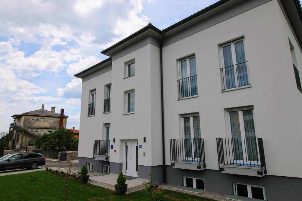 Budova, v ktorej sa apartmán nachádza