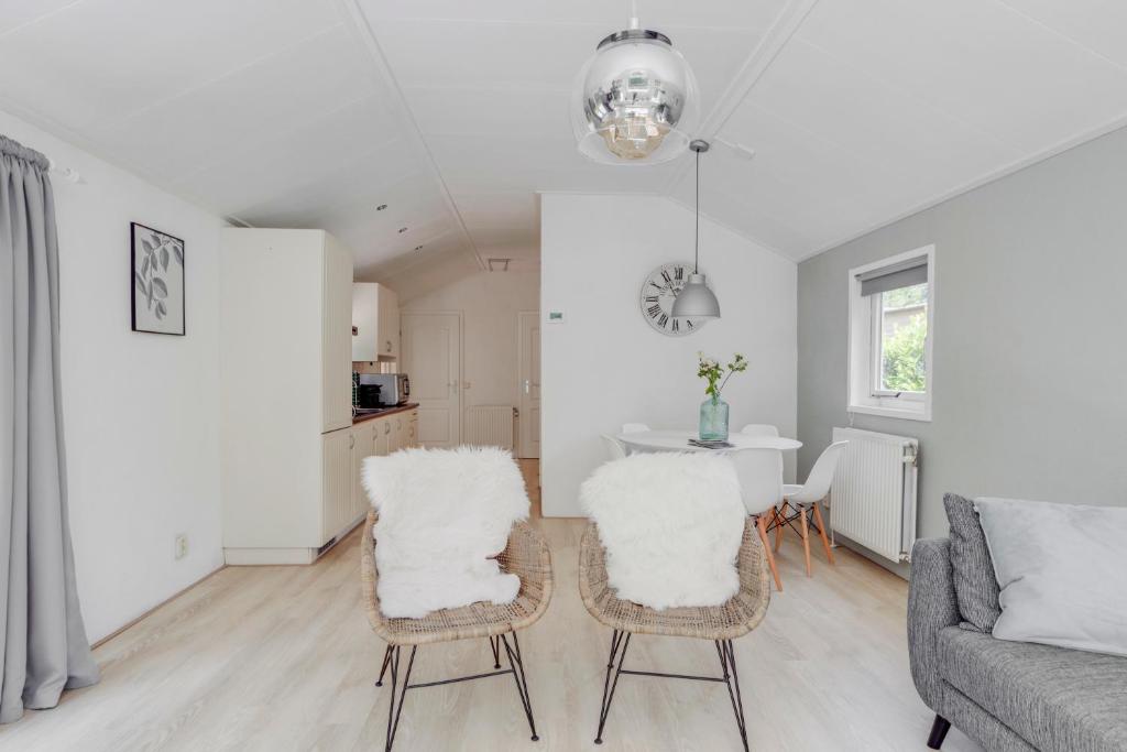 Posezení v ubytování Chalet Descansar op de Veluwe