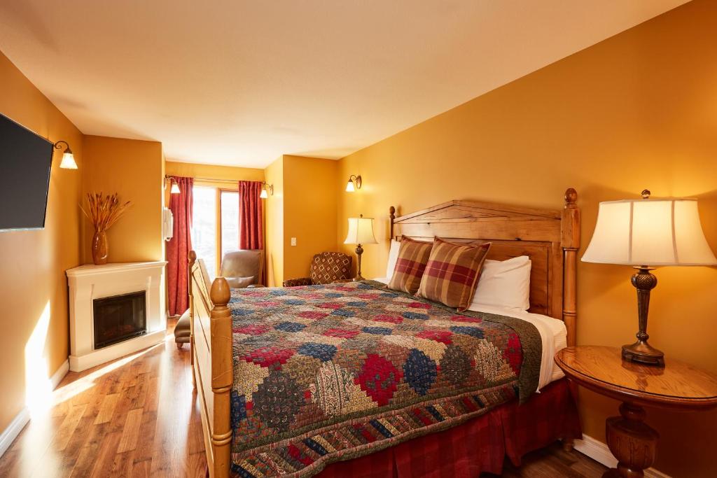 Postel nebo postele na pokoji v ubytování Lady MacDonald Country Inn