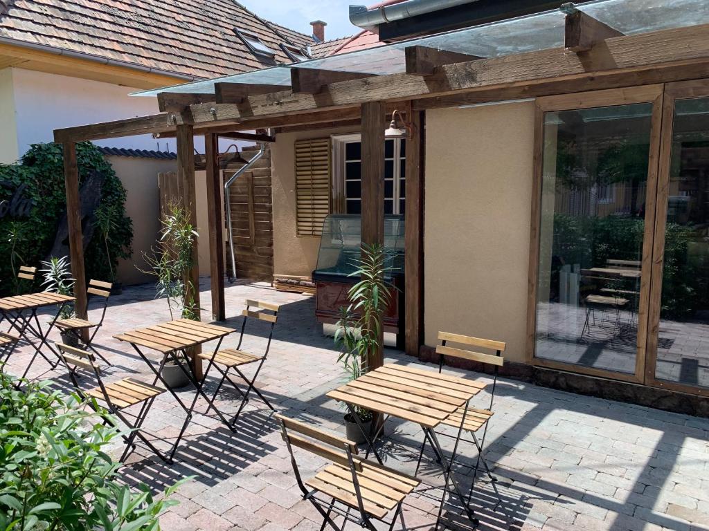 Patio nebo venkovní prostory v ubytování Silver Lounge Siófok