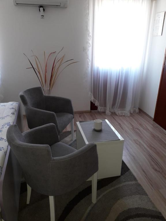 Posezení v ubytování Studio Apartments Kuljiš